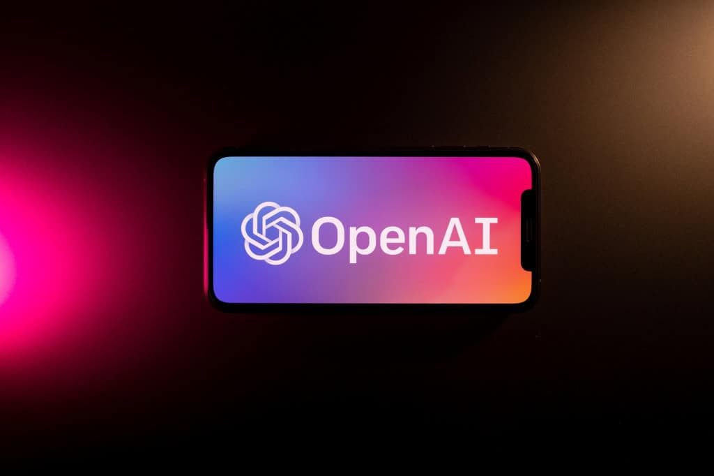 Engenheiro da OpenAI é preso por instalar gravador em sala de reuniões