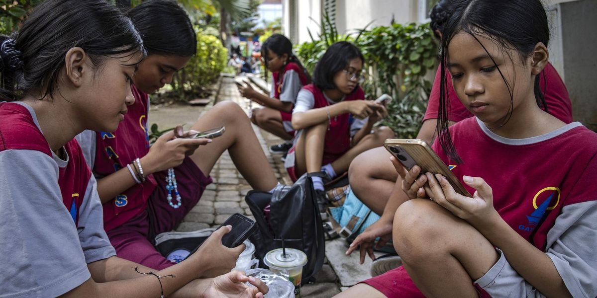 A Austrália proíbe o feed: a difícil tarefa de desconectar os adolescentes