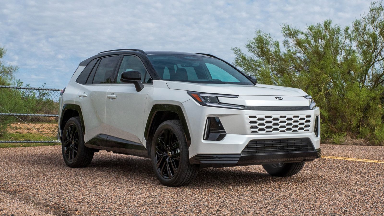 Engenheiro-chefe da Toyota admite interesse em picape baseada no RAV4