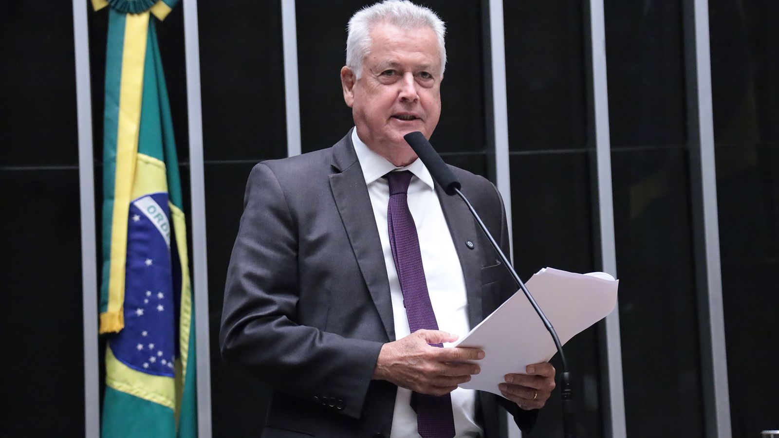 Câmara aprova margem de preferência de 20% para indústria nacional em licitações