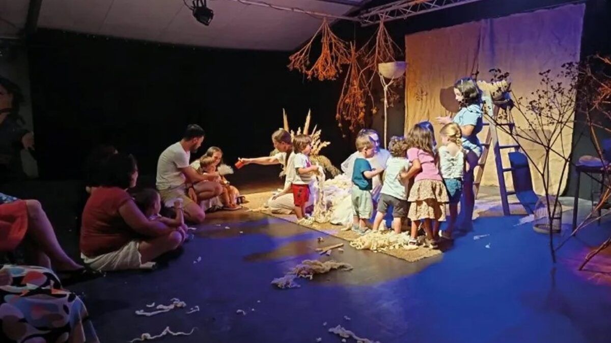 Em Palma, o teatro se faz em casa