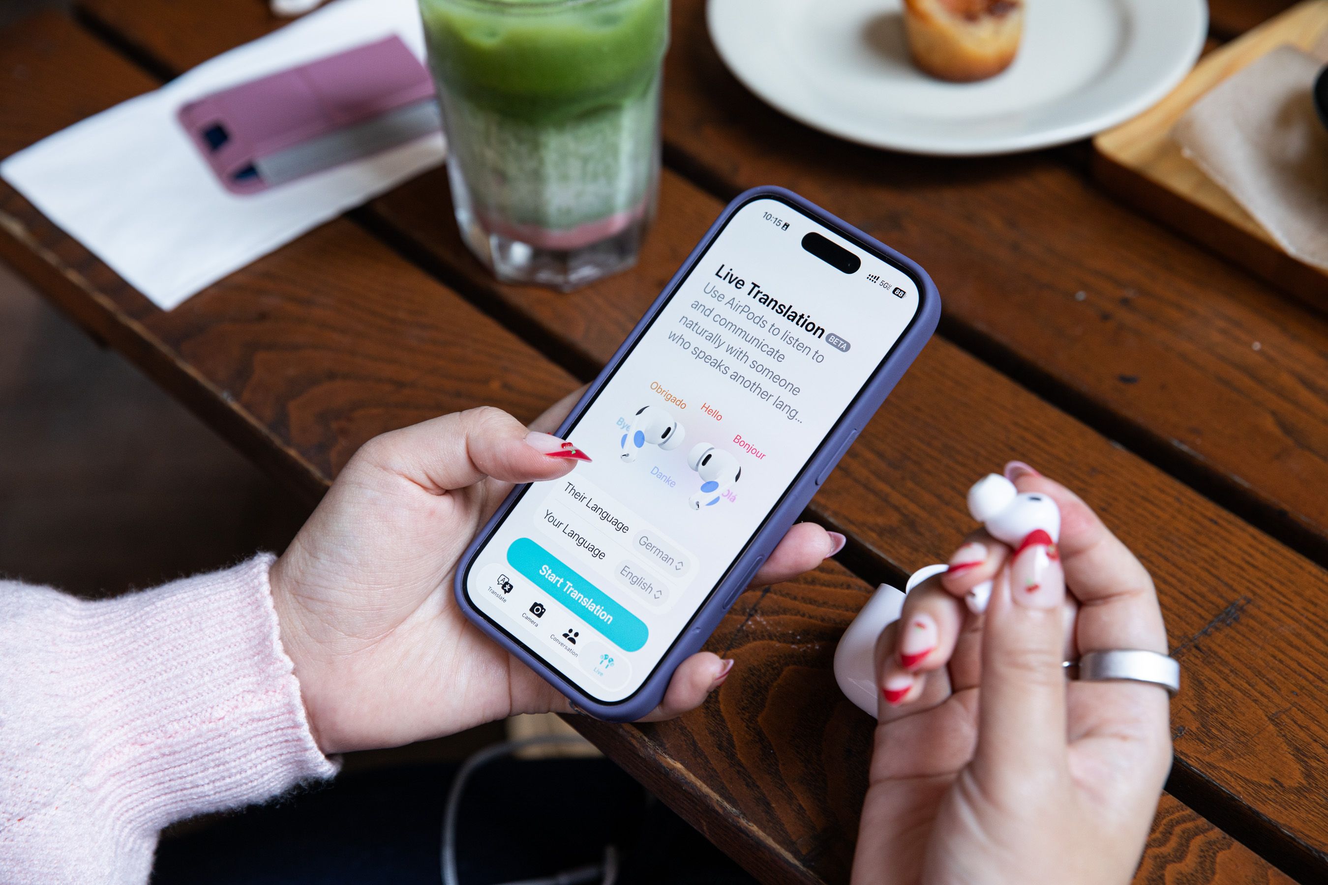 Apple prepara AirPods com câmeras e iPhone dobrável para 2027