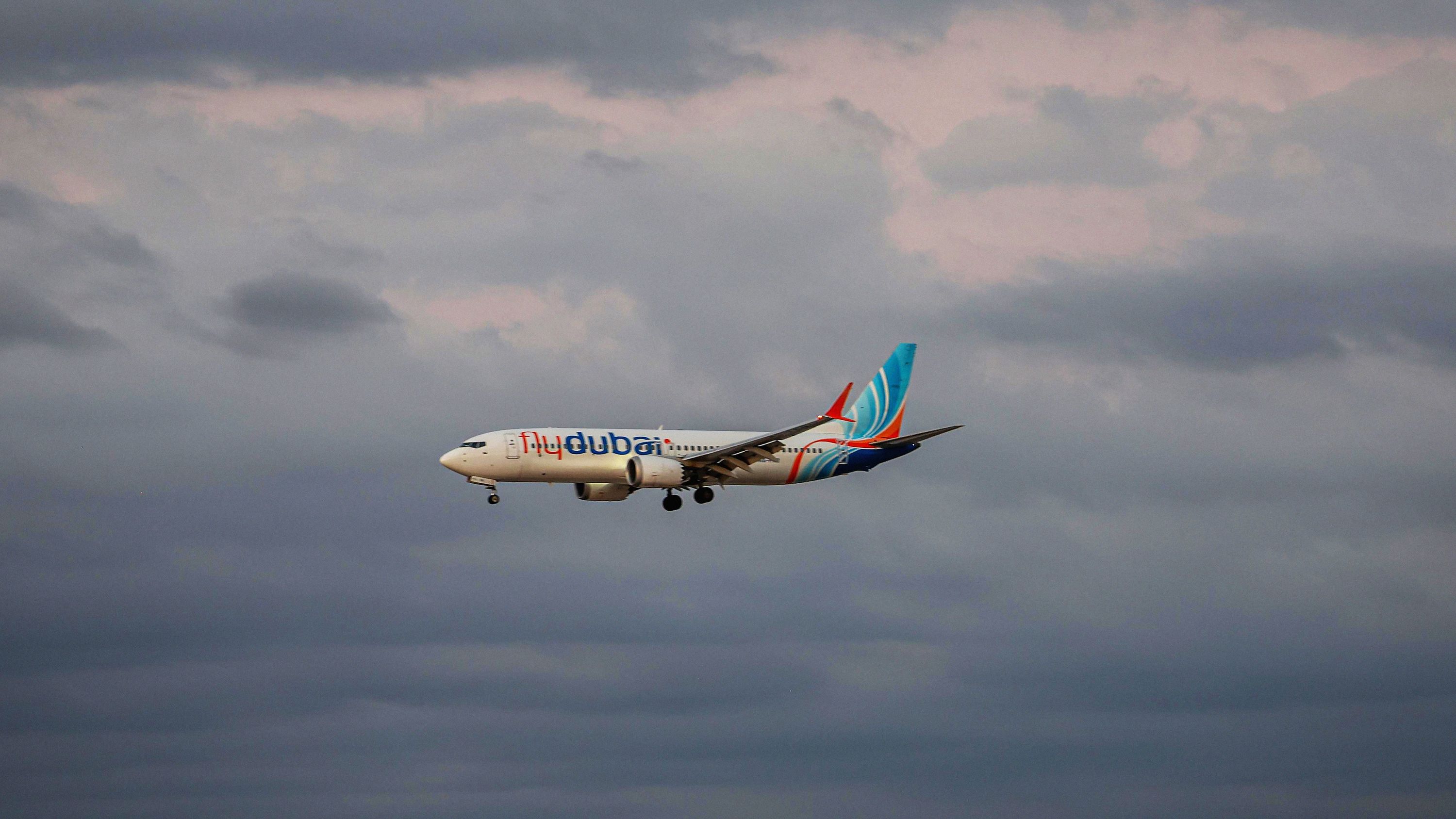 Co-piloto ataca piloto e tenta derrubar avião da Flydubai na Arábia Saudita