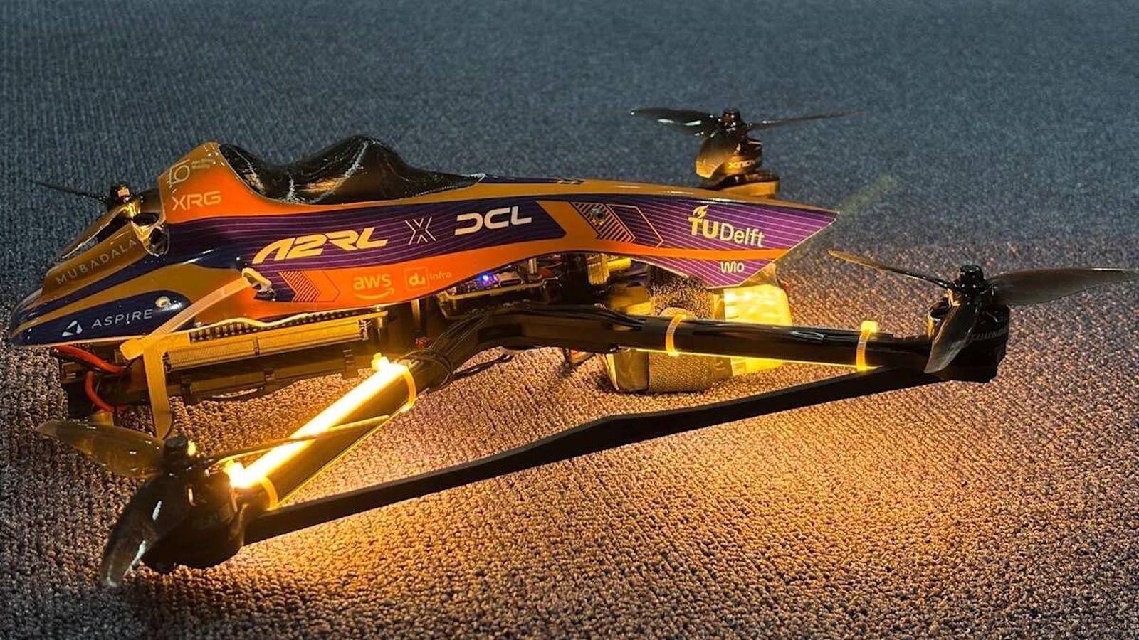 Drones de corrida ensinam exércitos a lutar com menos GPS e mais IA