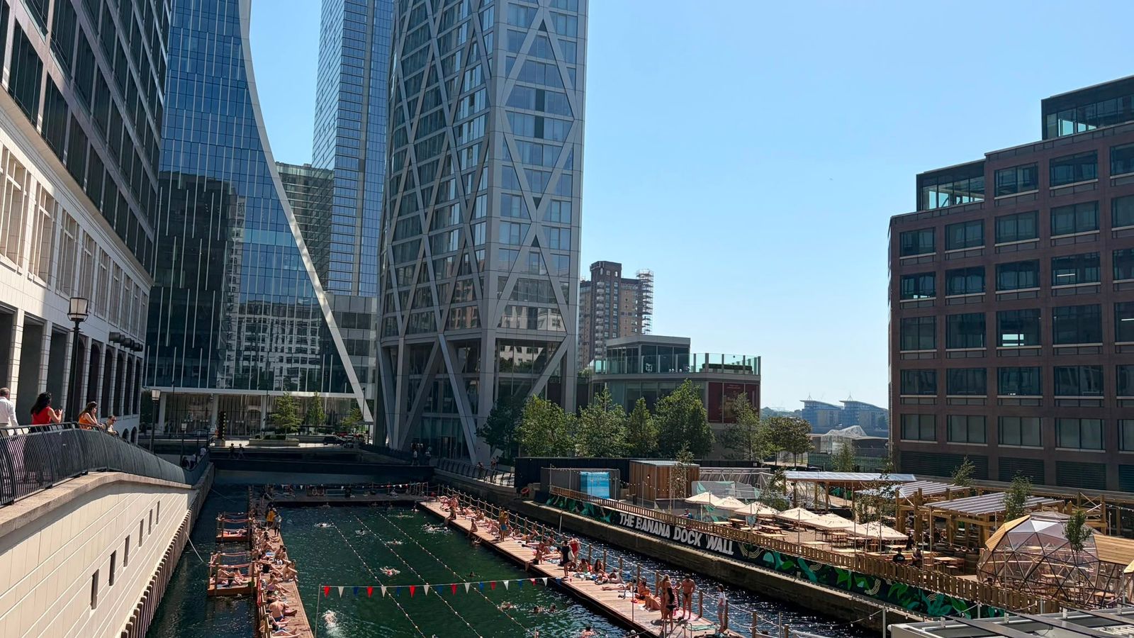 Londres sob calor extremo — a nova rotina nos escritórios de Canary Wharf