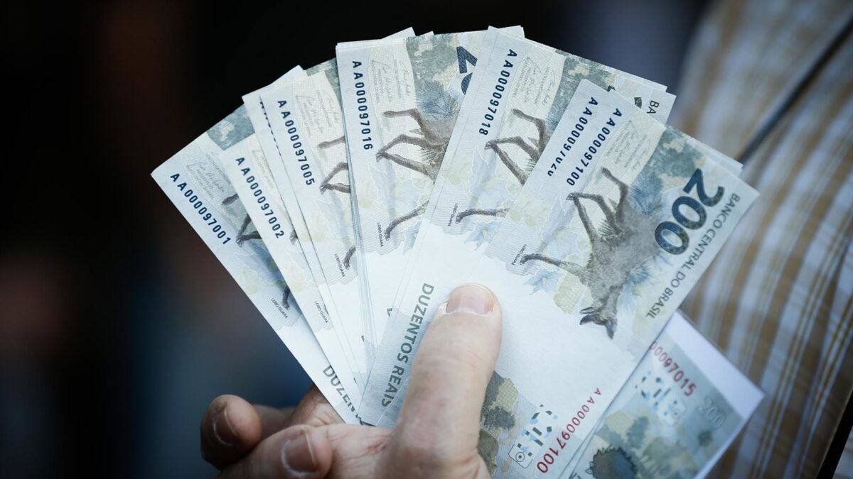 O M&A encolhe em volume, mas o valor dos cheques cresce
