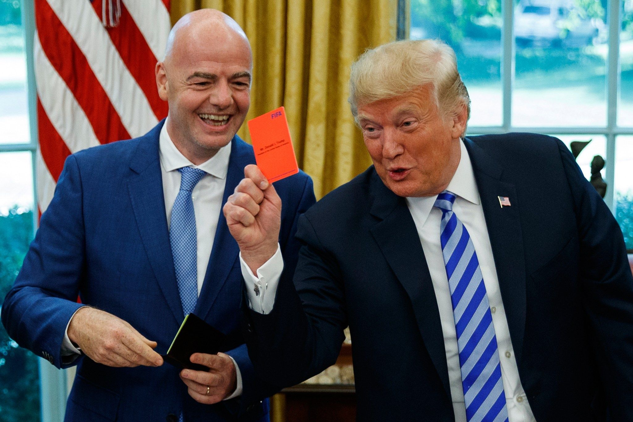 Parlamentares europeus pedem investigação contra Infantino por interferência política na FIFA