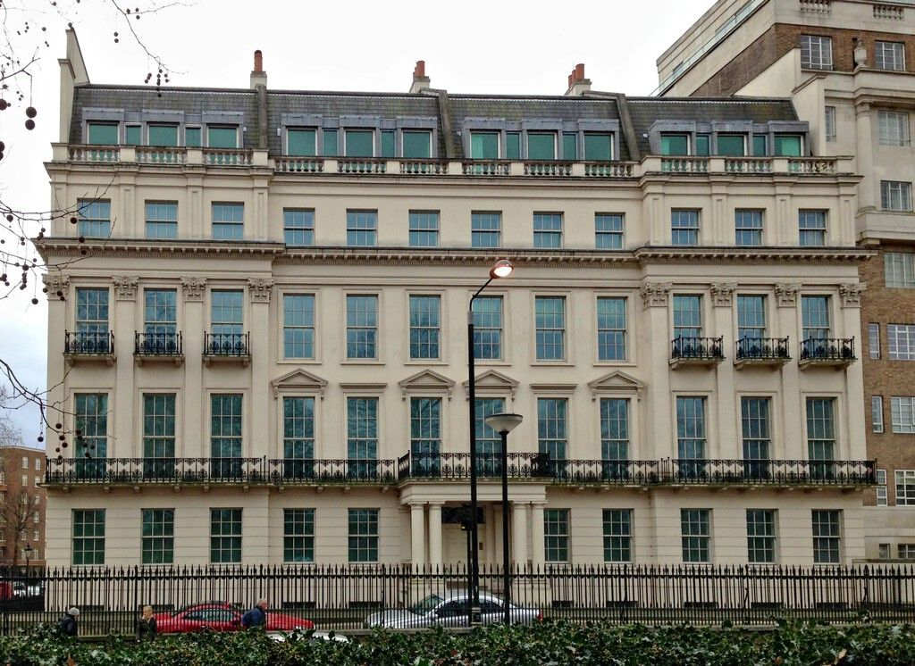 Mansão de 210 milhões de libras vira símbolo do colapso da Evergrande em Londres