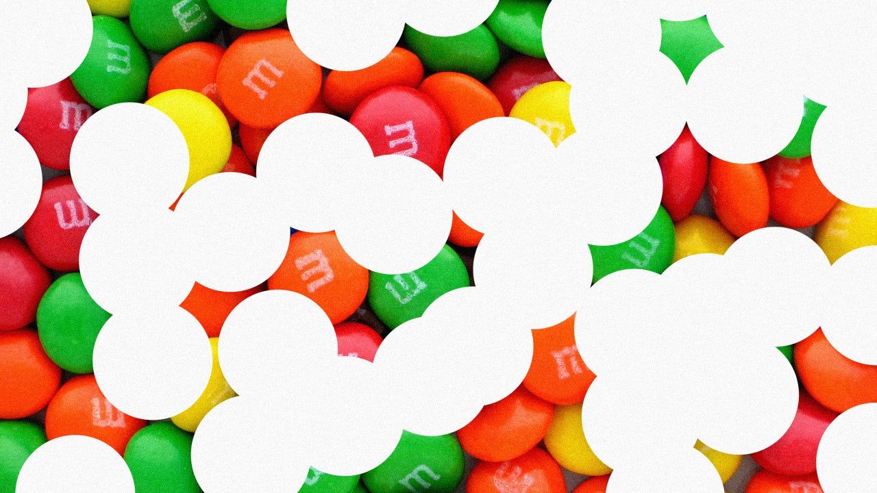 Mars remove corantes artificiais de M&M’s — e enfrenta desafio técnico com a cor azul