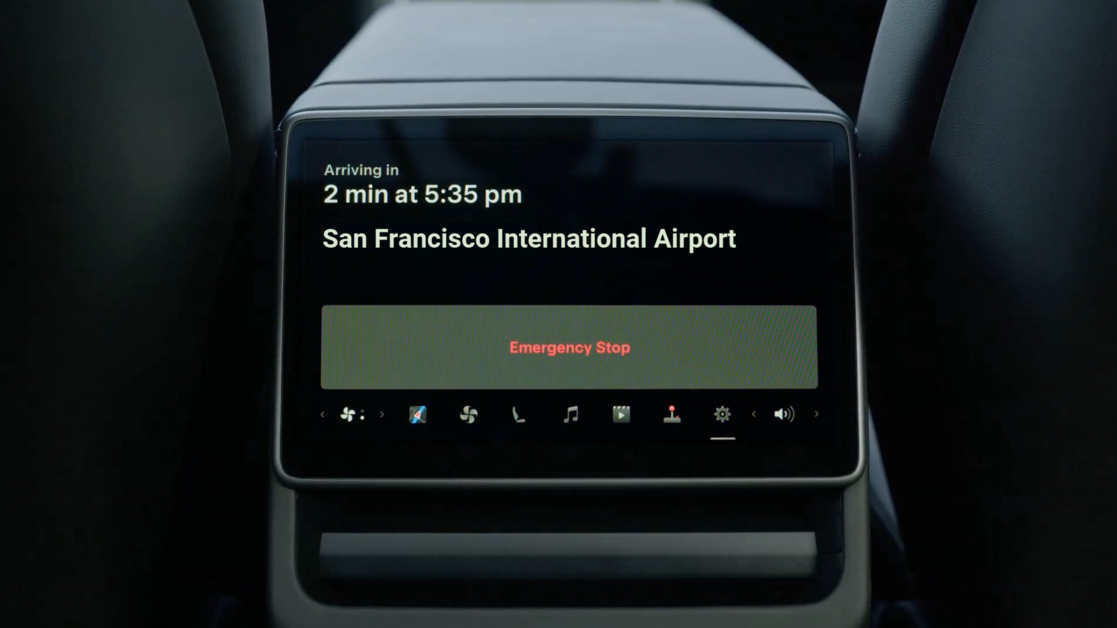 Tesla obtém licença para operar serviço de transporte no aeroporto de São Francisco