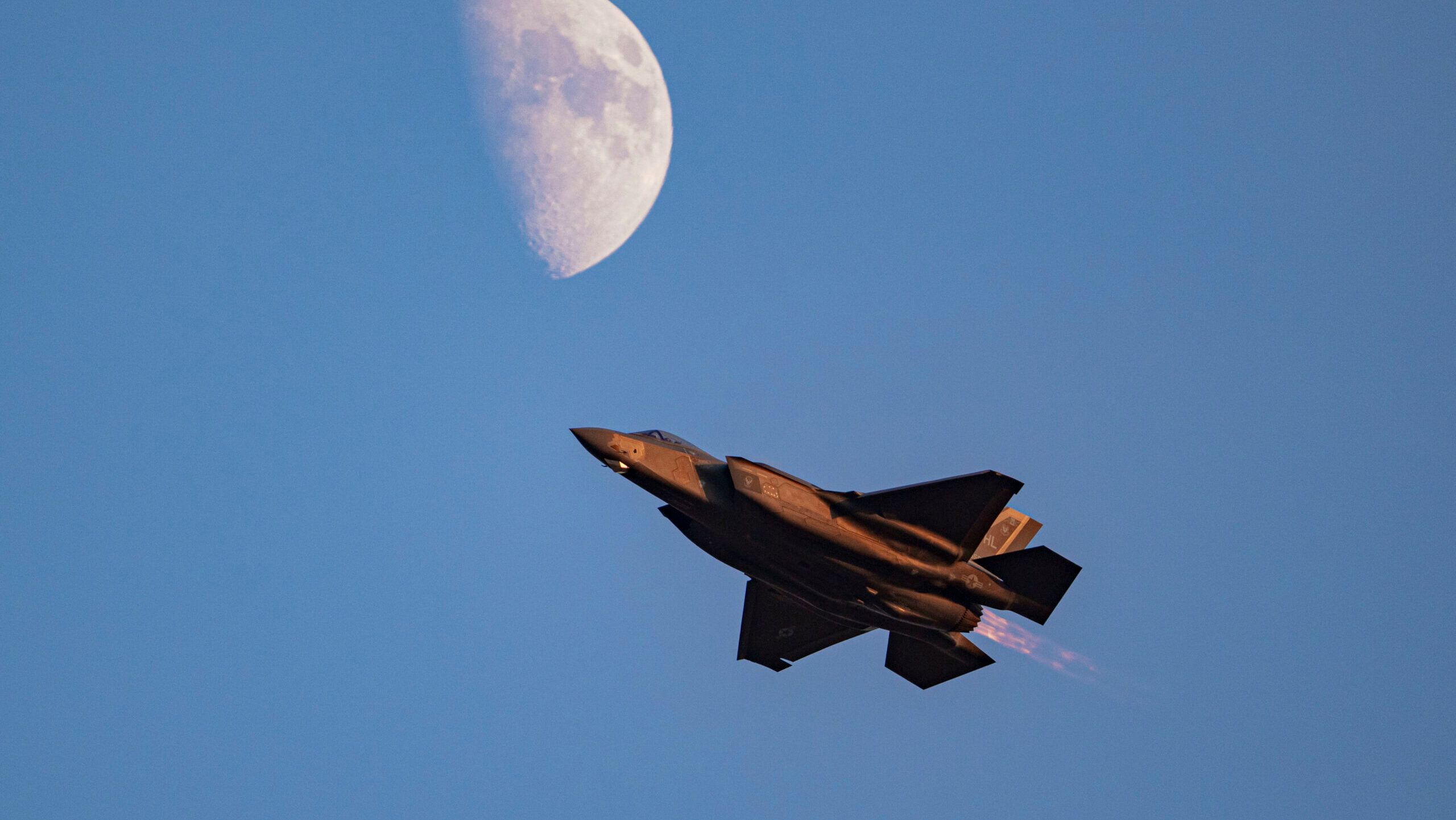 O custo da prontidão: Pentágono pede US$ 13,7 bi para o F-35 e reorganiza agências espaciais