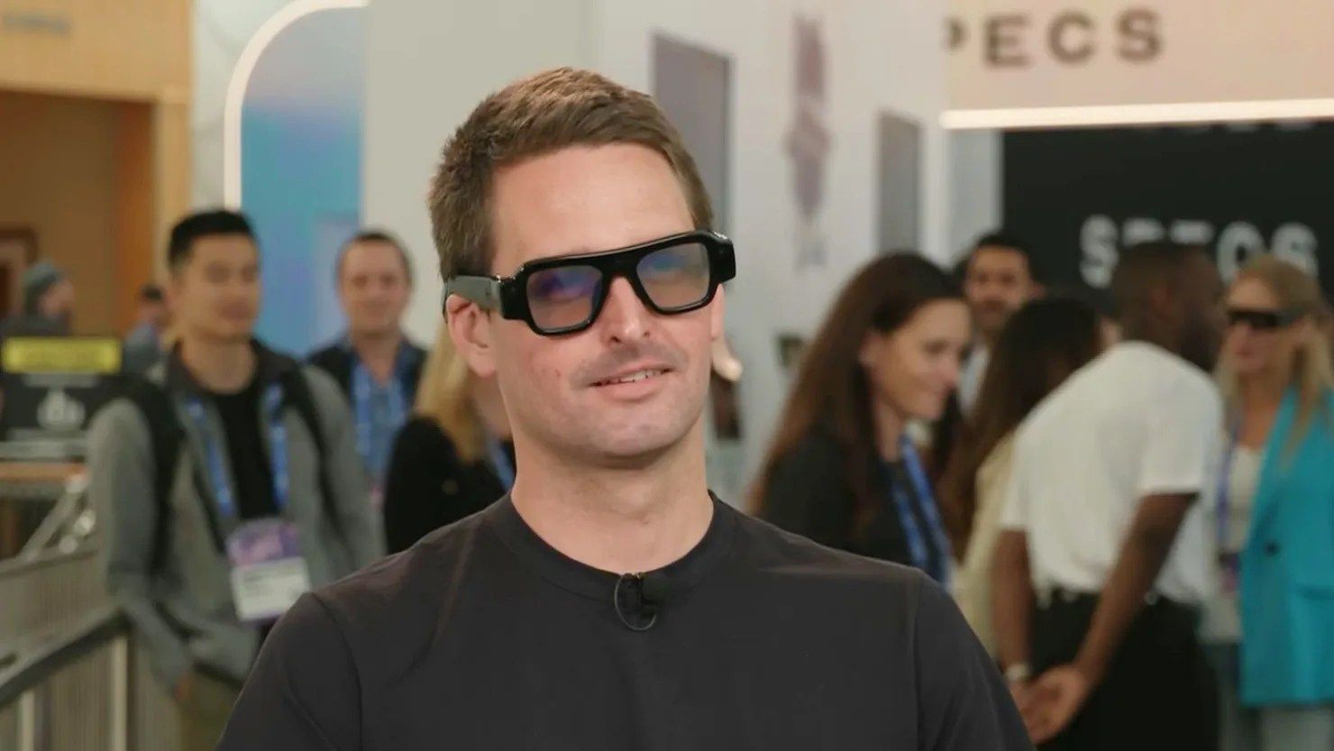 Snap aposta US$ 2.195 em óculos de realidade aumentada para superar o smartphone