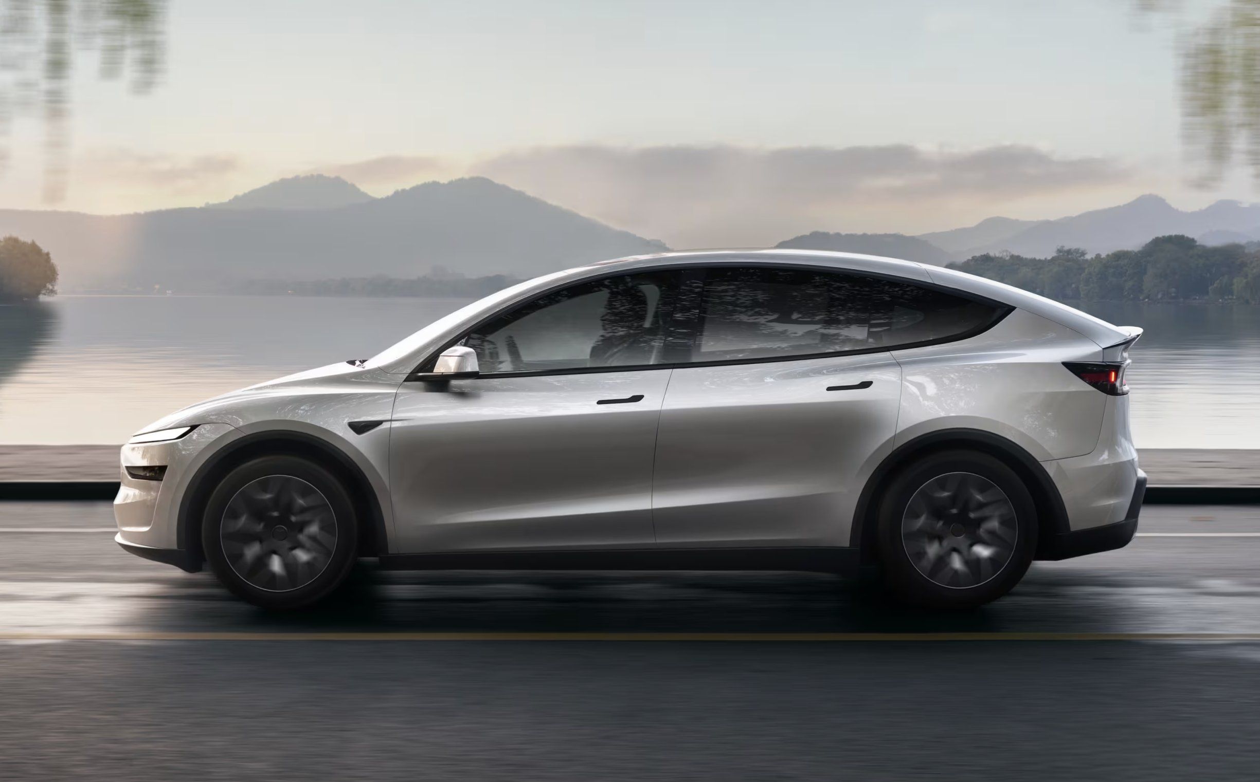 Tesla adia FSD v14 no Model YL — montadora busca mais dados de rodagem