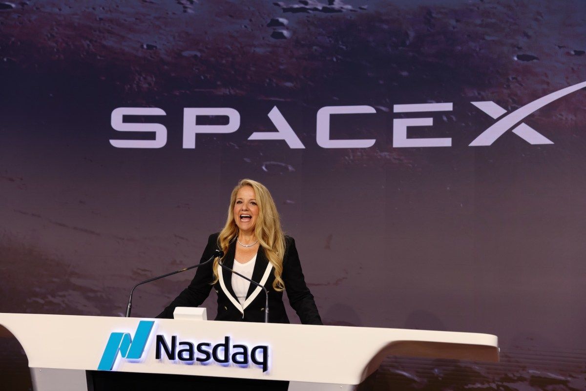 Declarações de Gwynne Shotwell reacendem especulações sobre fusão entre SpaceX e Tesla