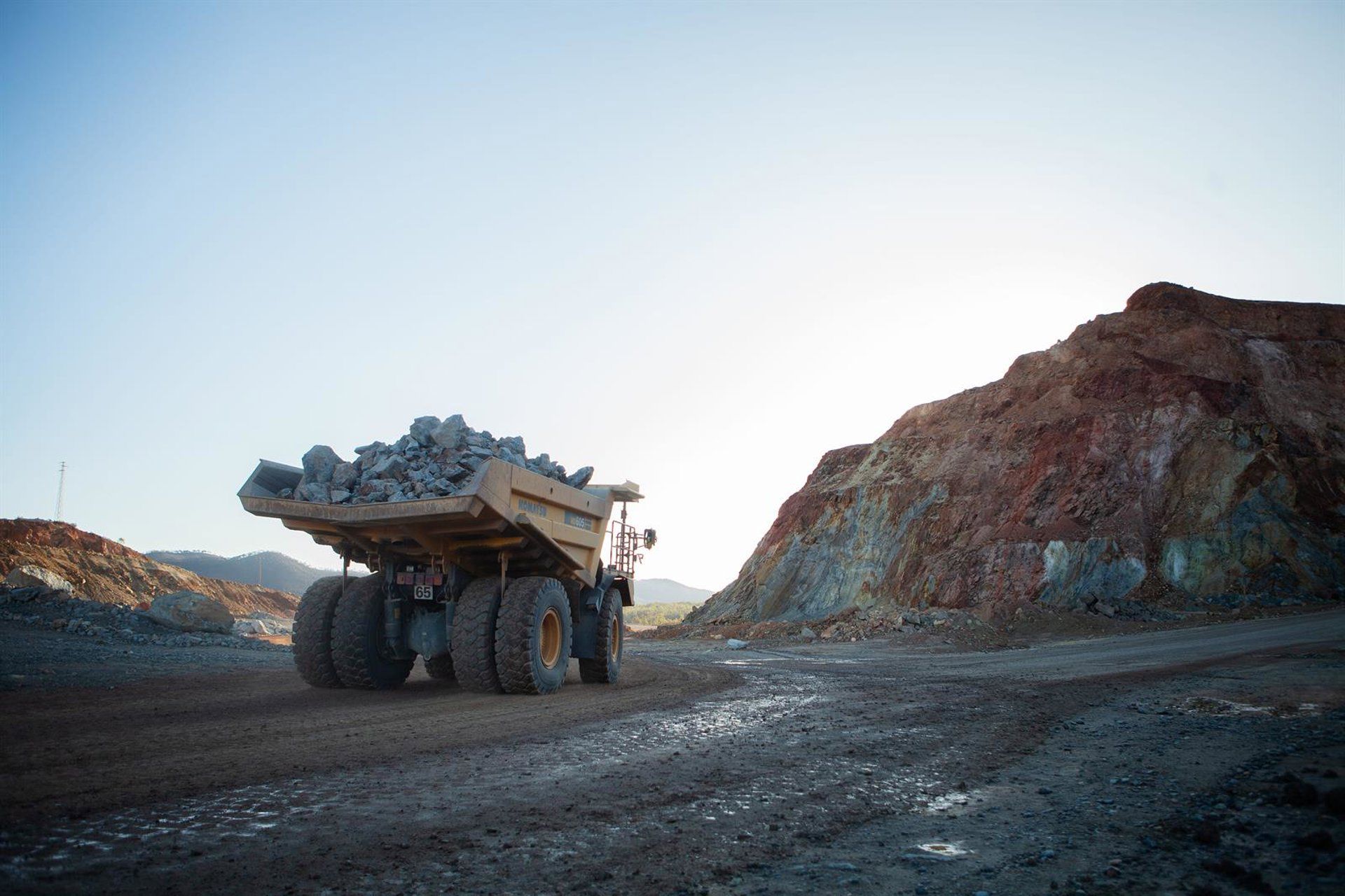 Mineração peruana impulsiona mercado de trabalho com 282 mil vagas diretas