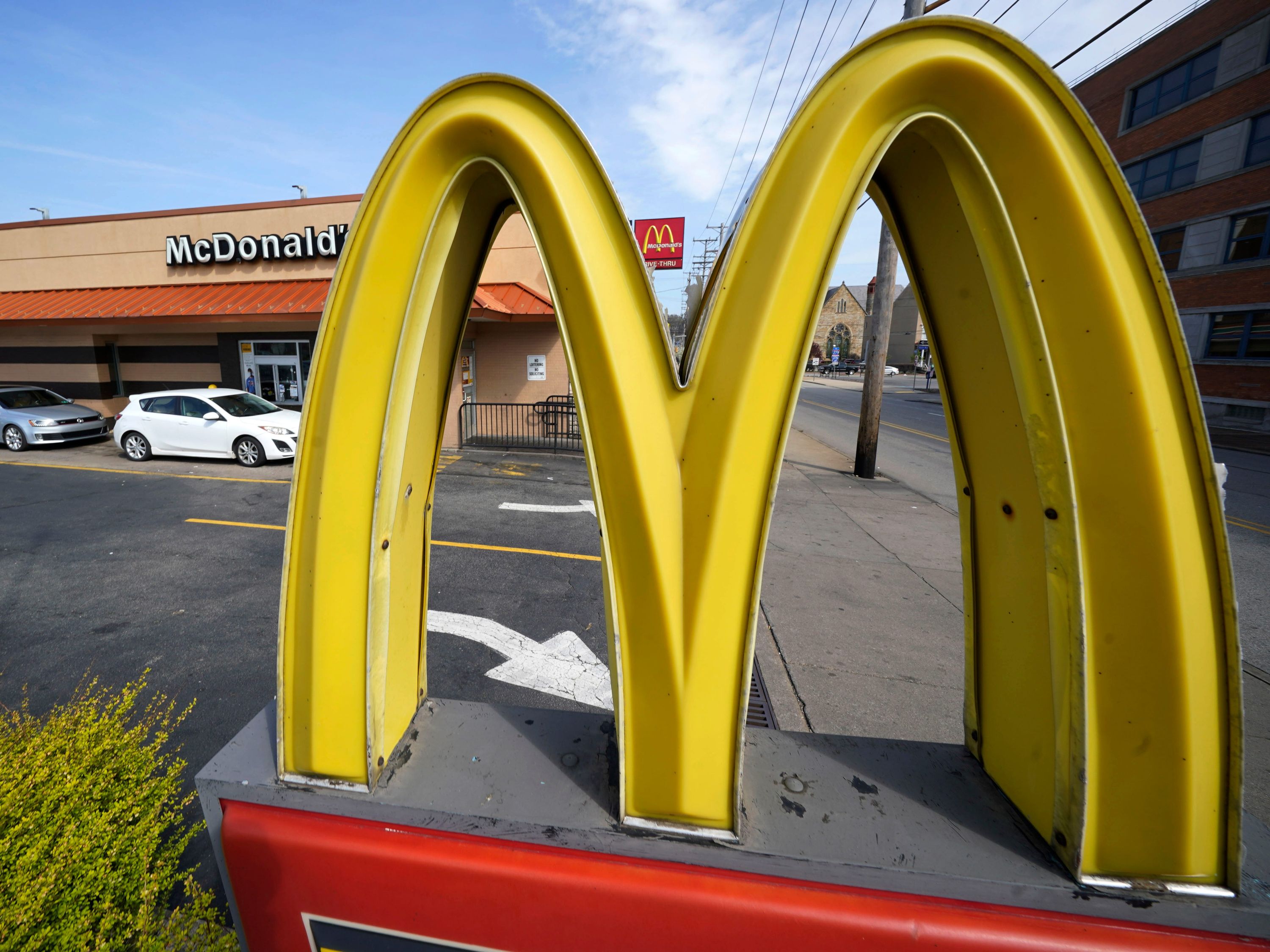 McDonald's investe US$ 8,5 bi em 10 anos para modernizar lojas e atrair clientes