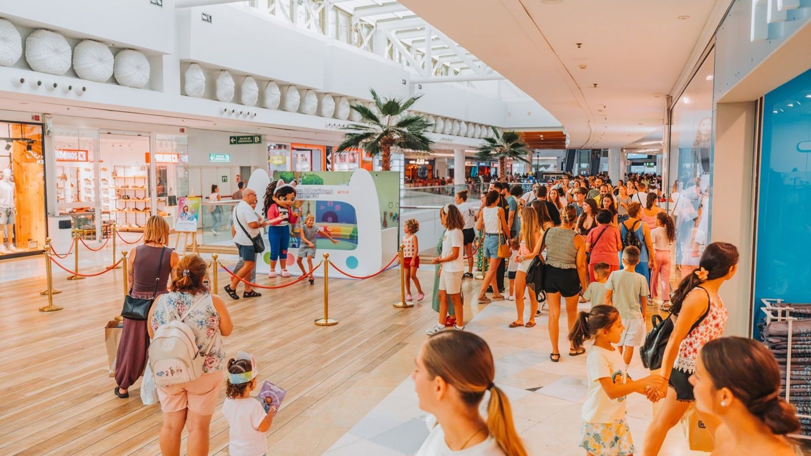 Vendas de shoppings e parques somam 6% em 2026, aponta PwC