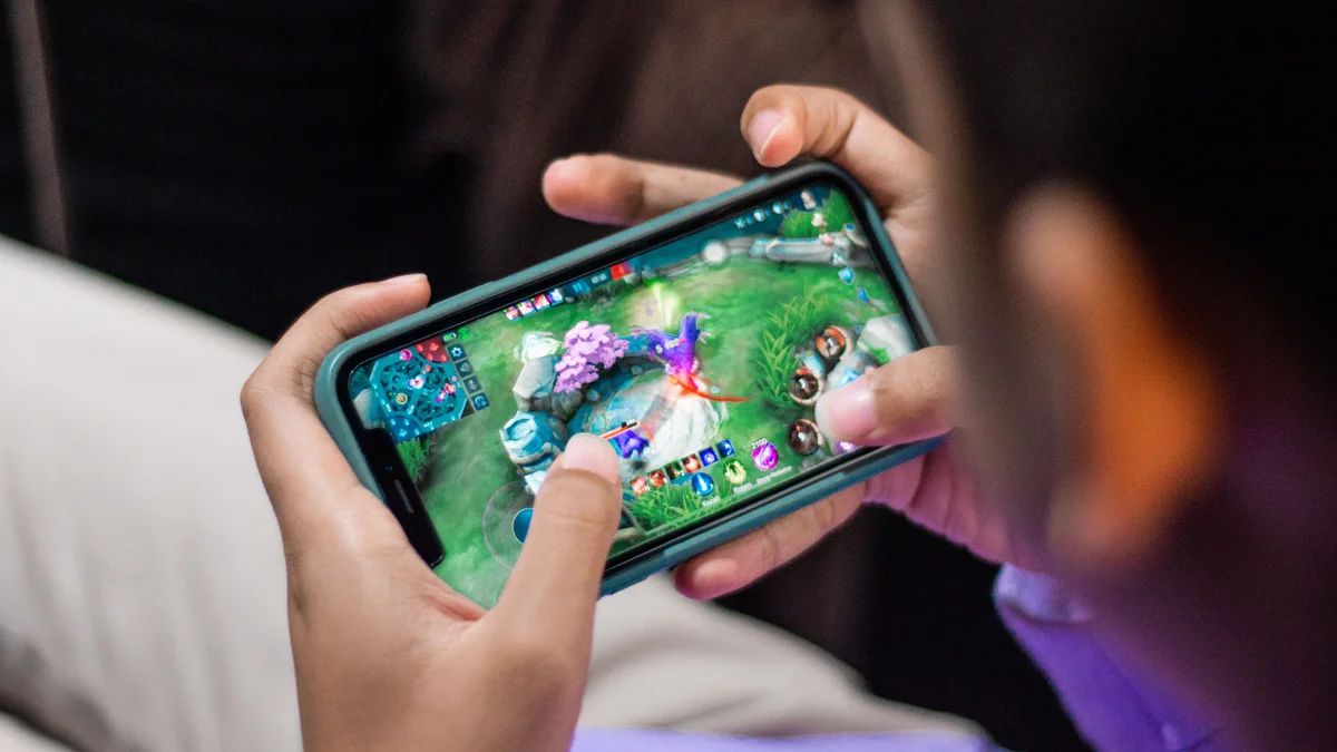 Telas de smartphone: de blocos cinzas a janelas interativas para o mundo