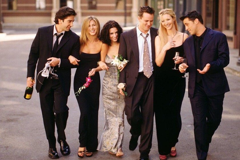 O sofá de Friends, agora em dois endereços