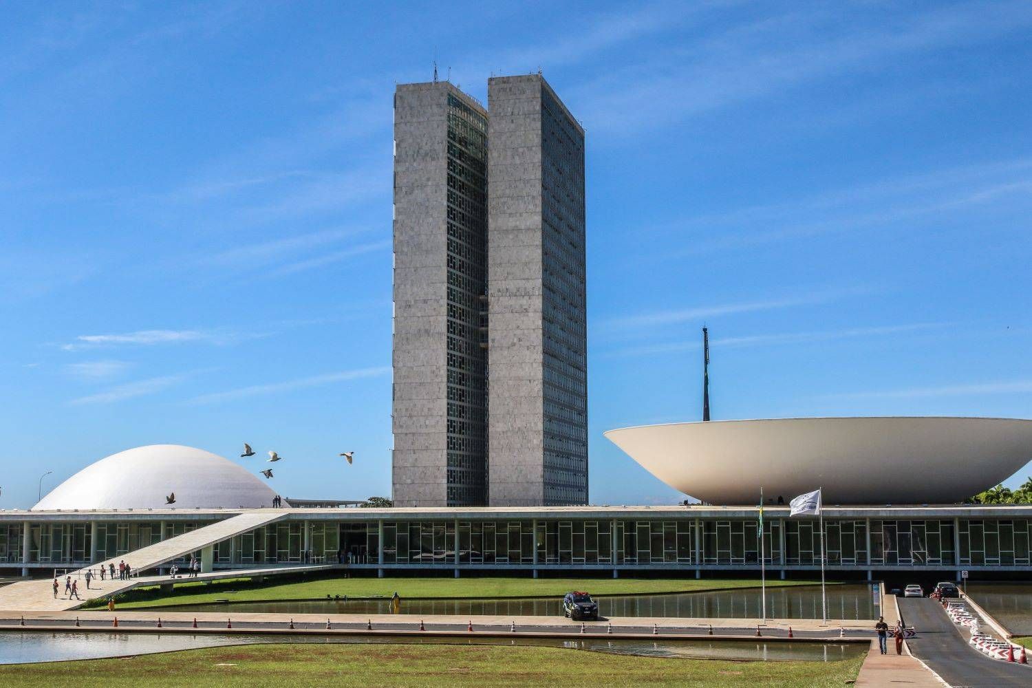 A nova guerra do comércio: governo reedita regra polêmica sobre feriados