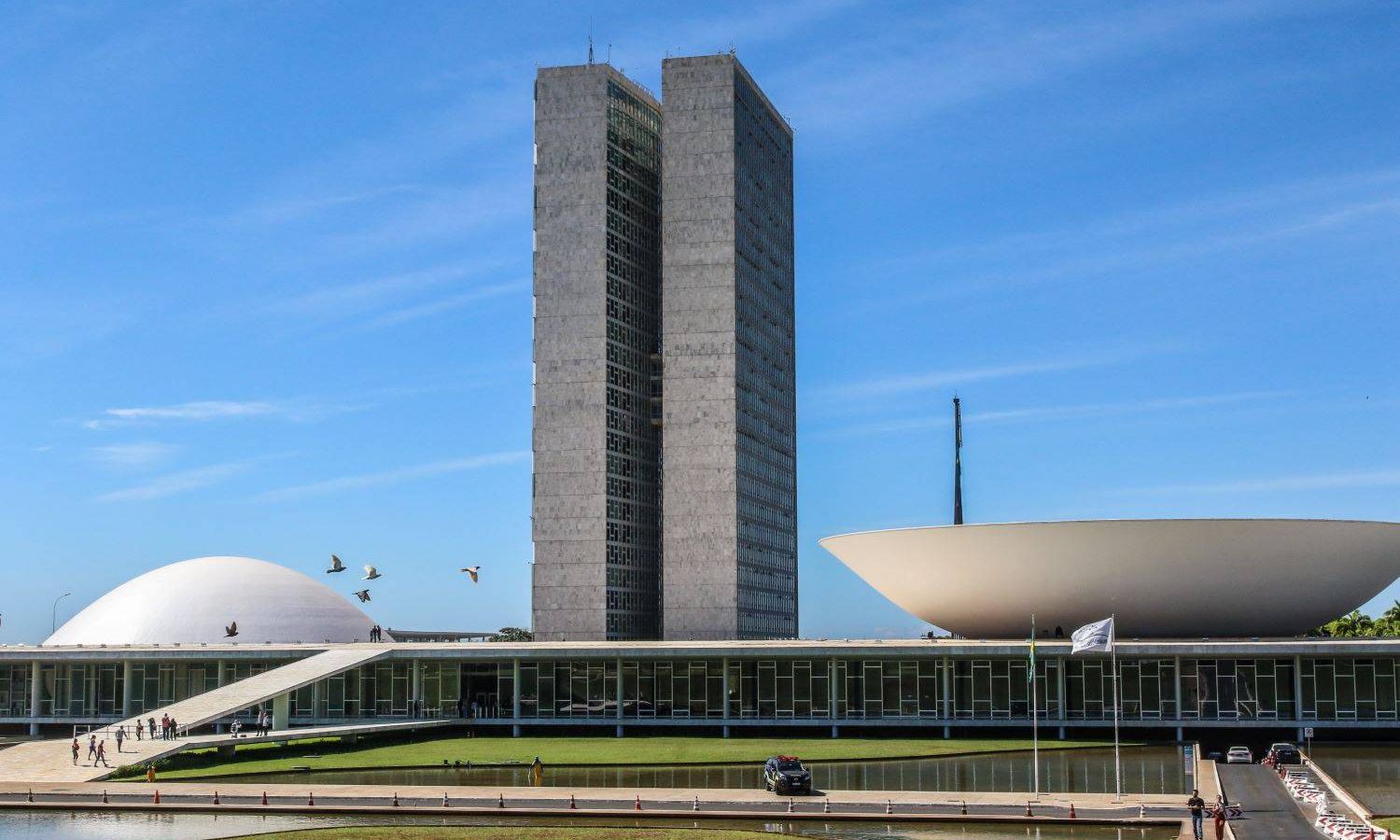 A nova guerra do comércio: governo reedita regra polêmica sobre feriados