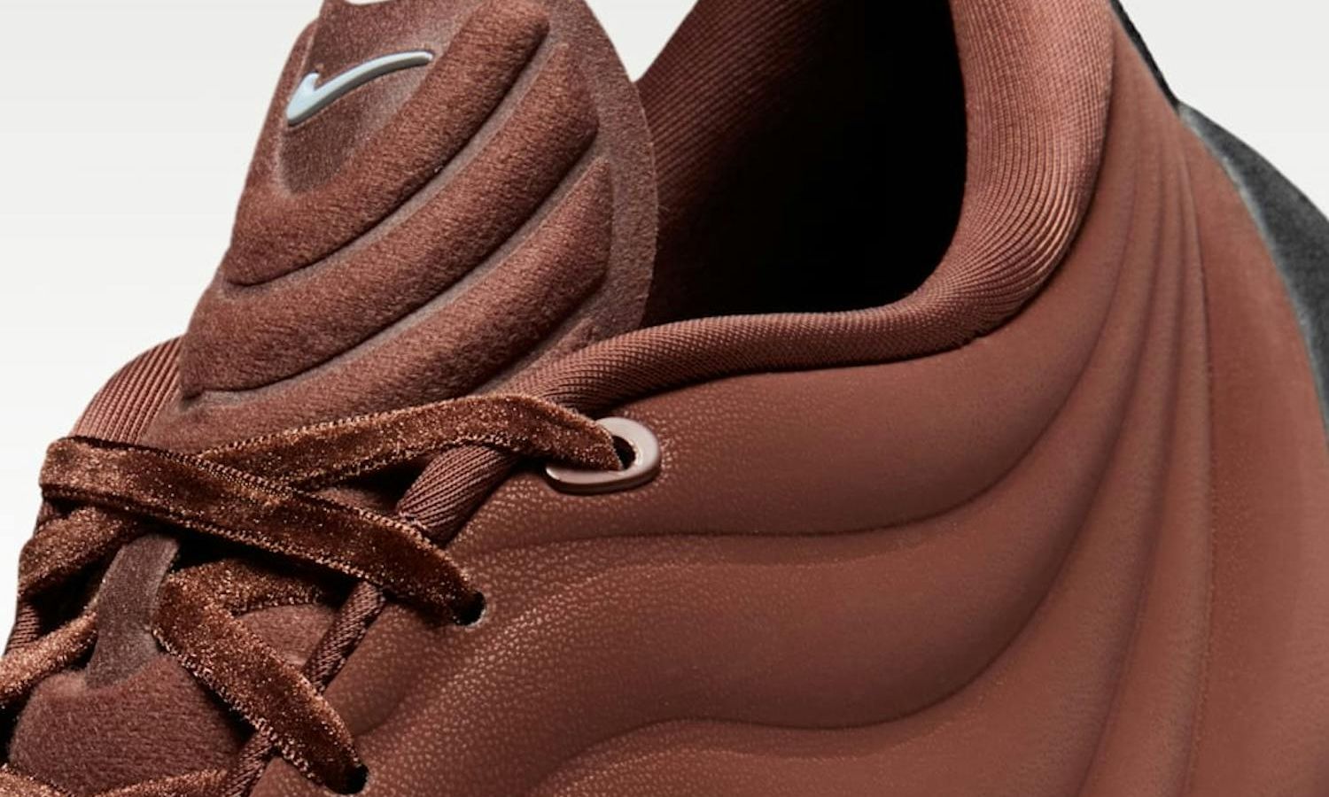 Nike Astra Ultra: Design 'Fauna Brown' com Toque de IA