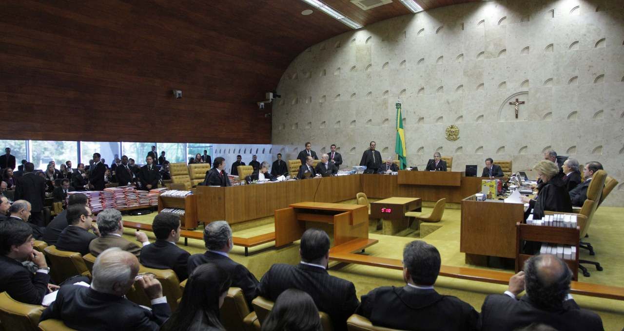 STF suspende julgamentos e joga decisões sobre Uber e política para o segundo semestre