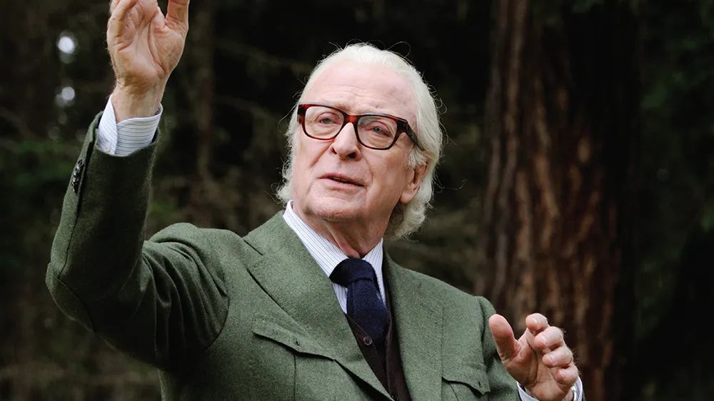 ElevenLabs usa voz de Michael Caine para narrar épico — e reacende debate sobre IA