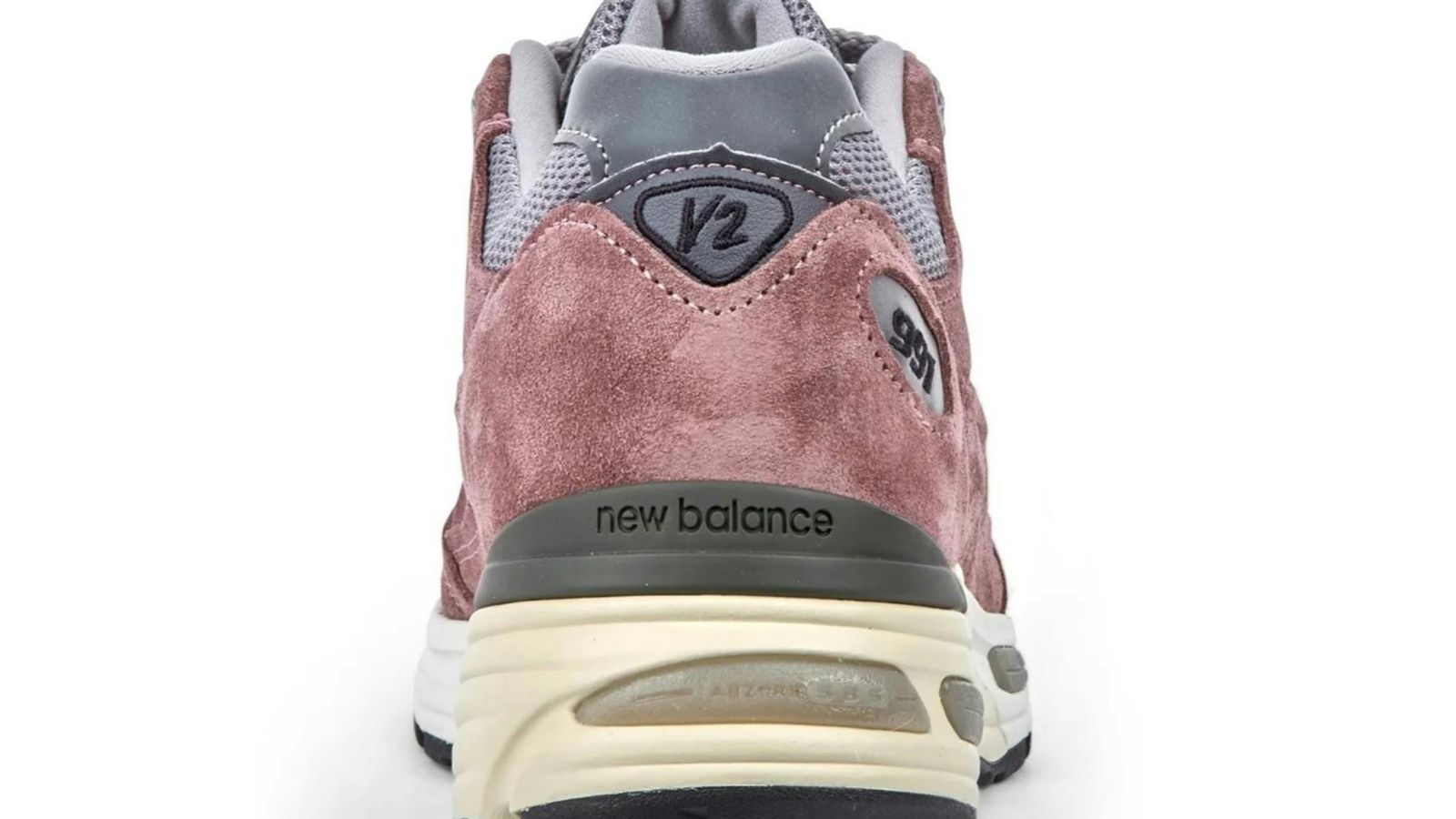 O tênis de pai virou artigo de luxo. A New Balance agradece