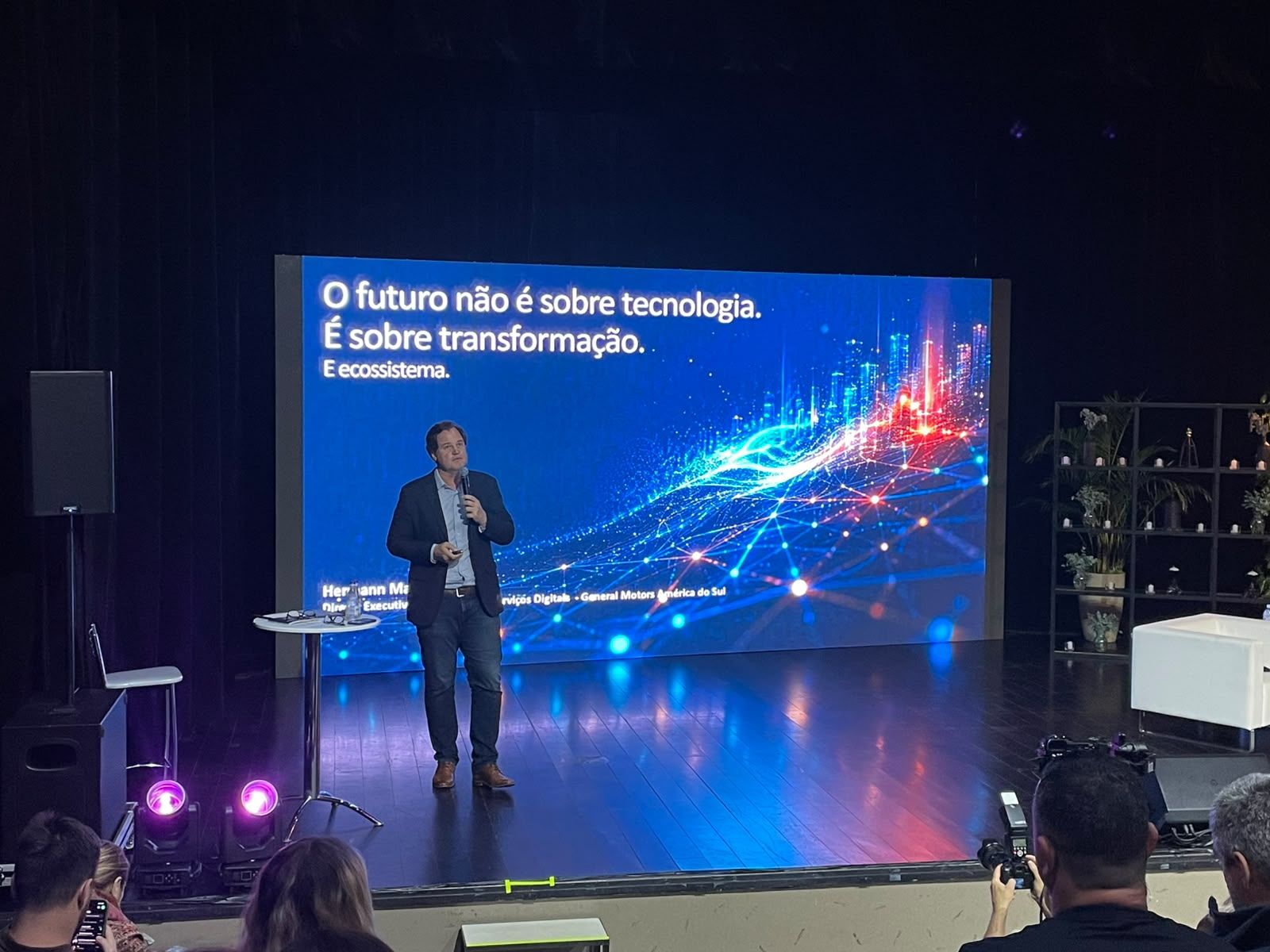 GM e OnStar usam IA para reduzir atritos na compra e pós-venda automotiva