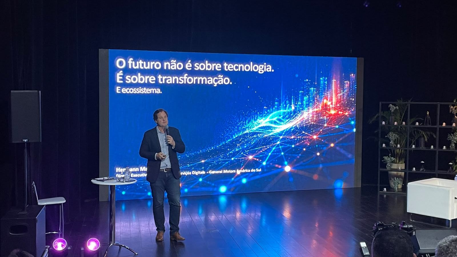 GM e OnStar usam IA para reduzir atritos na compra e pós-venda automotiva