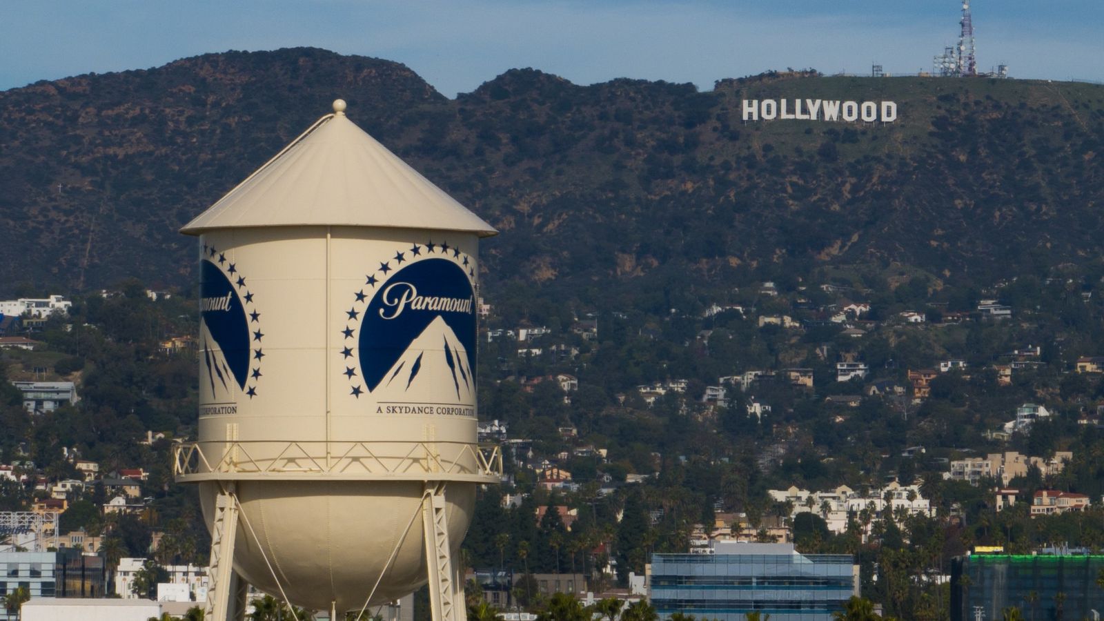 Paramount investe US$ 1,5 bi em filmes e cede em independência editorial da CNN