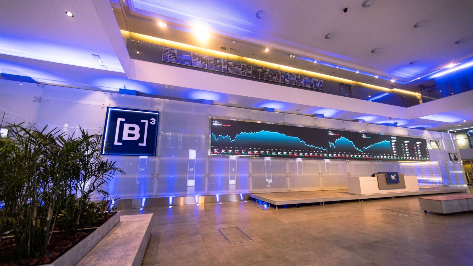 Ibovespa Futuro recua com incerteza eleitoral e tensão no Oriente Médio