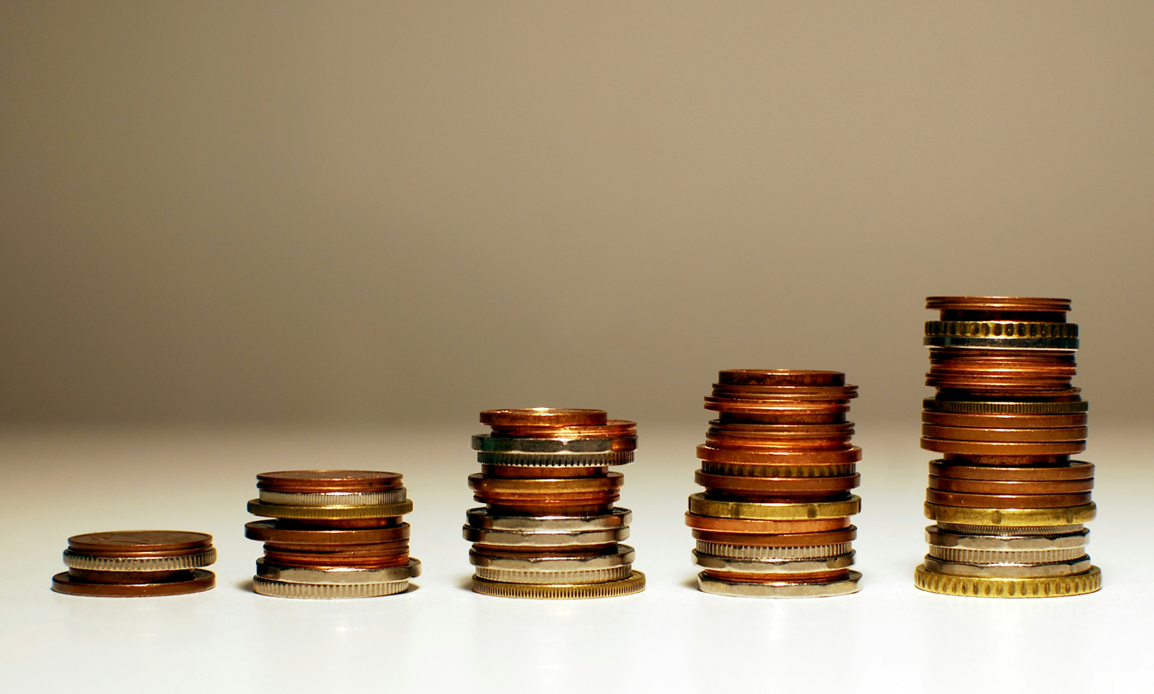 Taxas dos DIs sobem com Treasuries; BC mantém juros restritivos