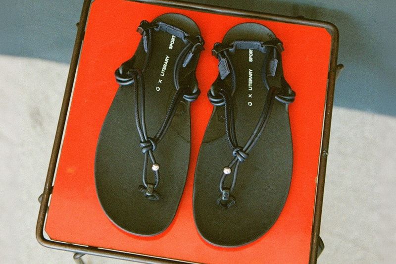 Literary Sport e Xero Shoes elevam o design das sandálias minimalistas