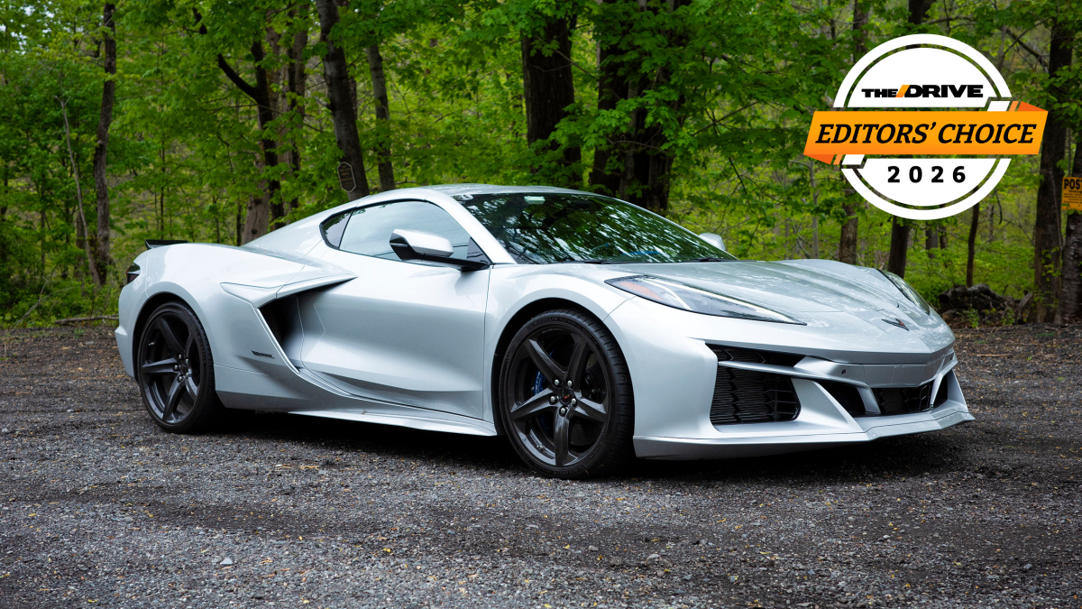 Chevrolet Corvette E-Ray 2026 entrega performance visceral — e ignora o rótulo de híbrido suave