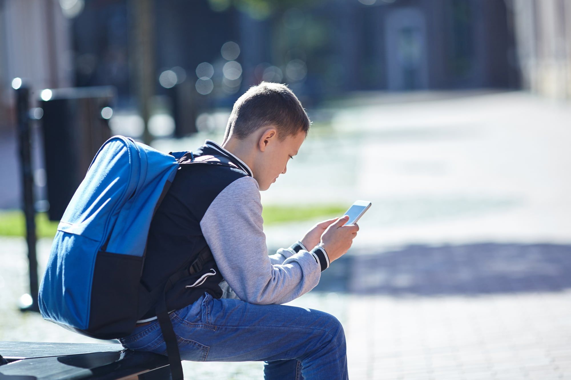Estudantes falham ao identificar erros em respostas de IA — aponta estudo