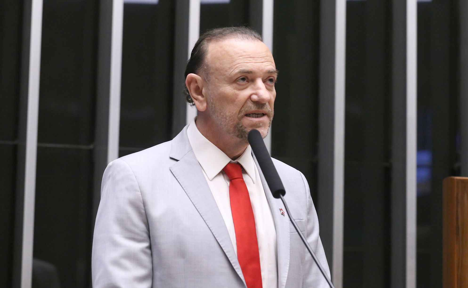 PT trava impasse em Minas Gerais — Marília Campos resiste ao chamado de Lula