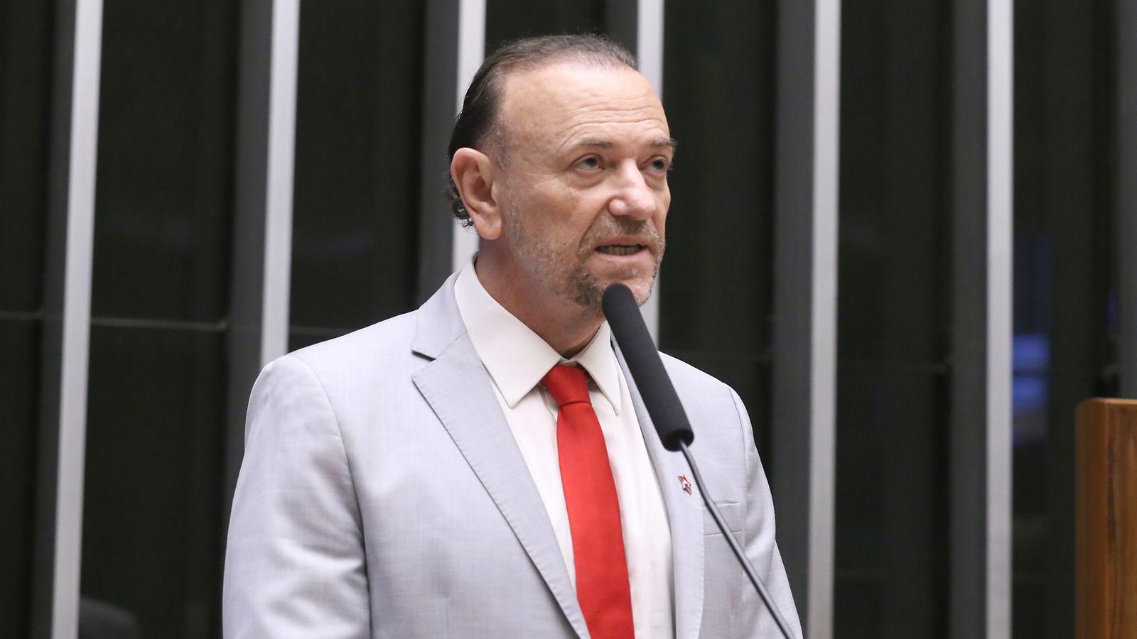 PT trava impasse em Minas Gerais — Marília Campos resiste ao chamado de Lula