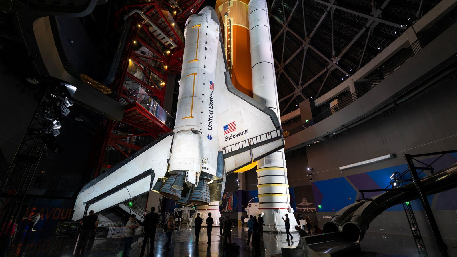 California Science Center inaugura complexo de 450 milhões de dólares para o Endeavour