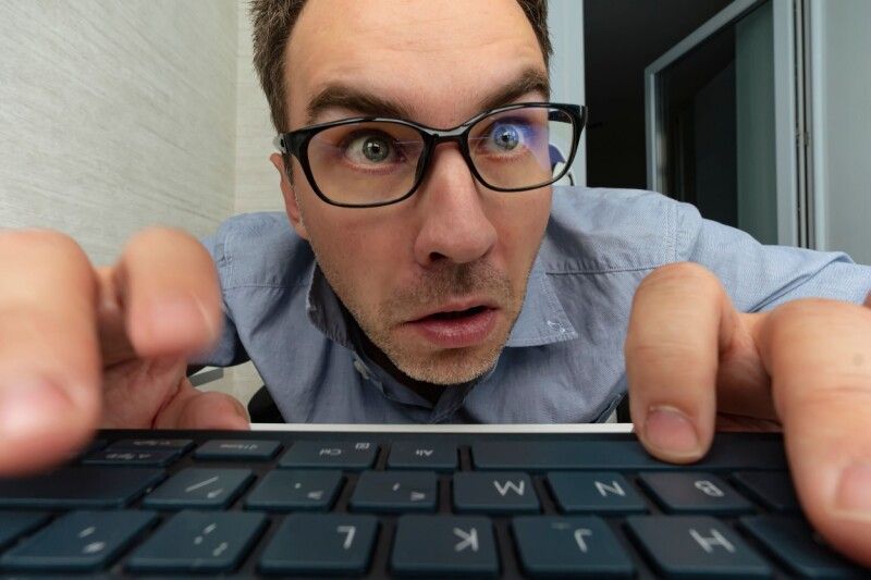 Hackers roubam dados de 1978 em agência legal do Reino Unido