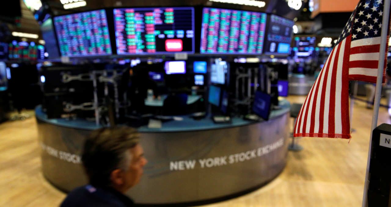 Setor de tecnologia recua em Wall Street sob pressão de riscos na IA