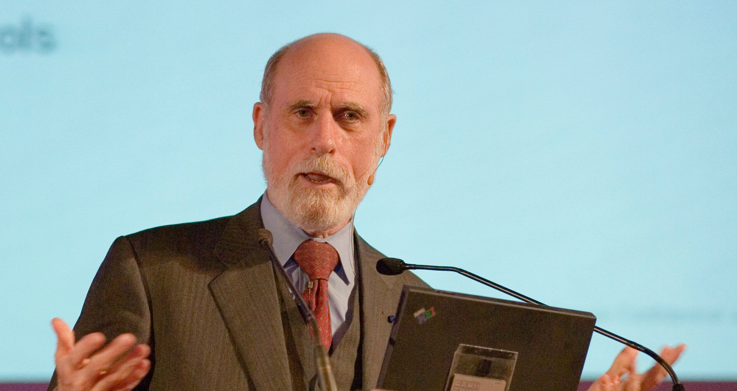 Vint Cerf deixa o Google e alerta para o risco de silos na IA