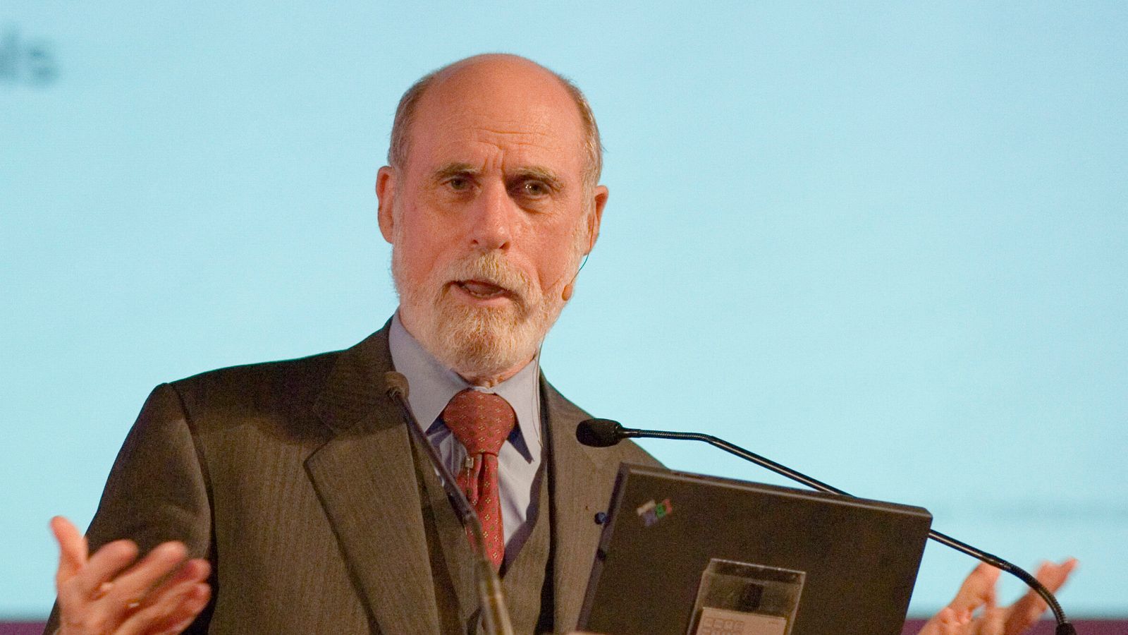 Vint Cerf deixa o Google e alerta para o risco de silos na IA