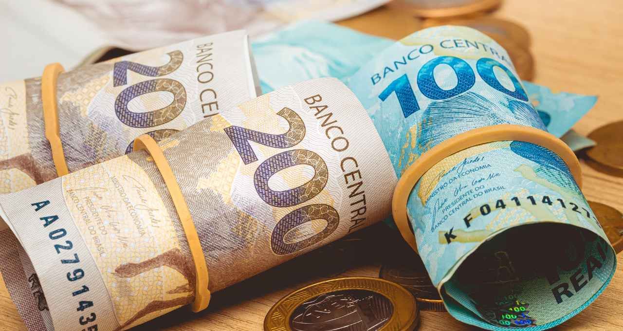 Balança orçamentária e Caged testam resiliência fiscal e ritmo do emprego no Brasil