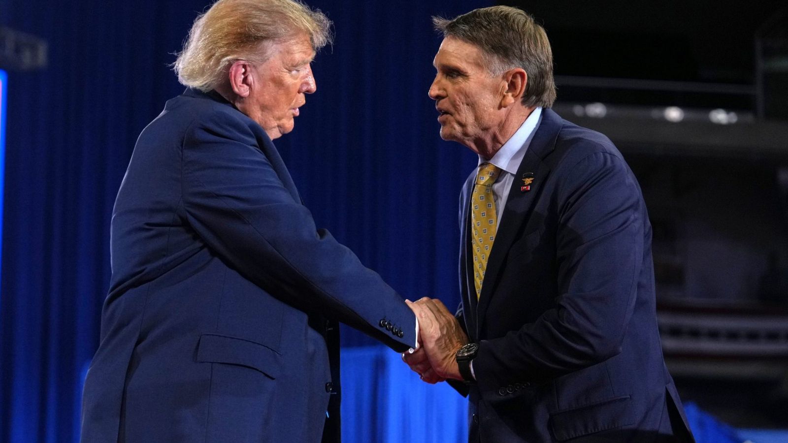 Trump usa padrões de beleza para promover candidatos republicanos