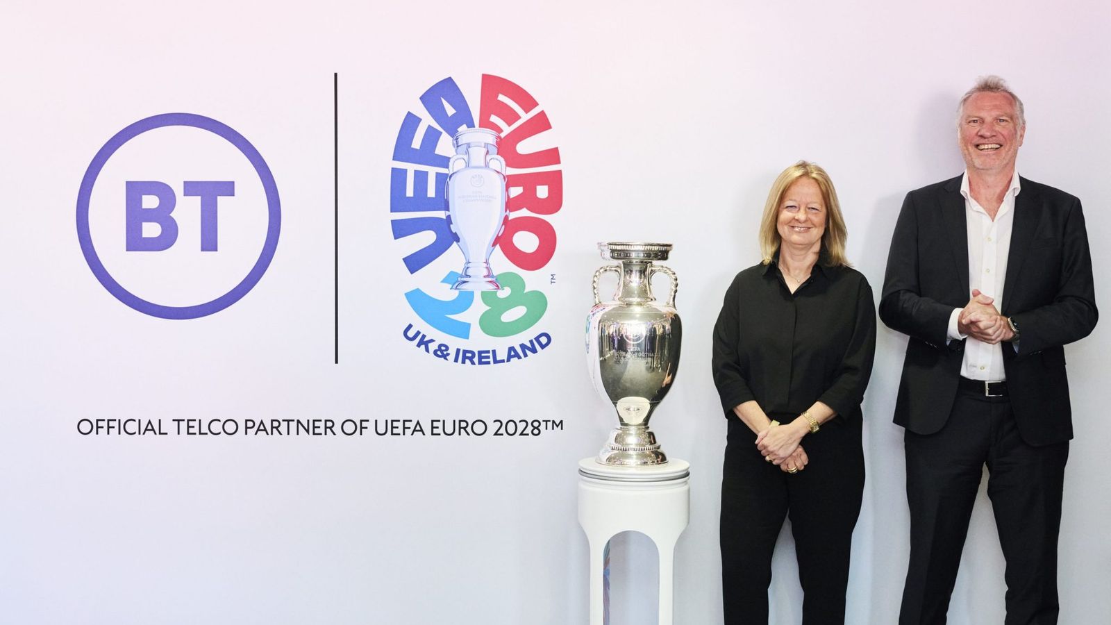 Allison Kirkby usa lógica do futebol para redesenhar a estratégia da BT