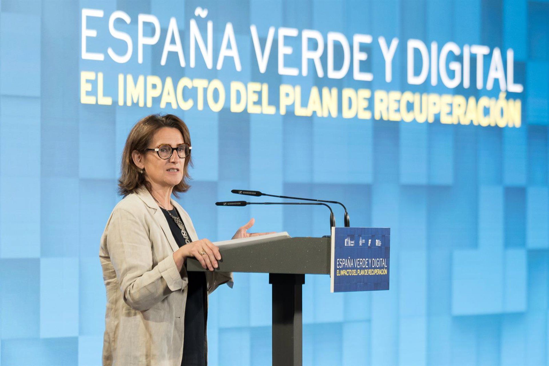 Teresa Ribera defende modelo europeu contra pressão industrial de China e EUA