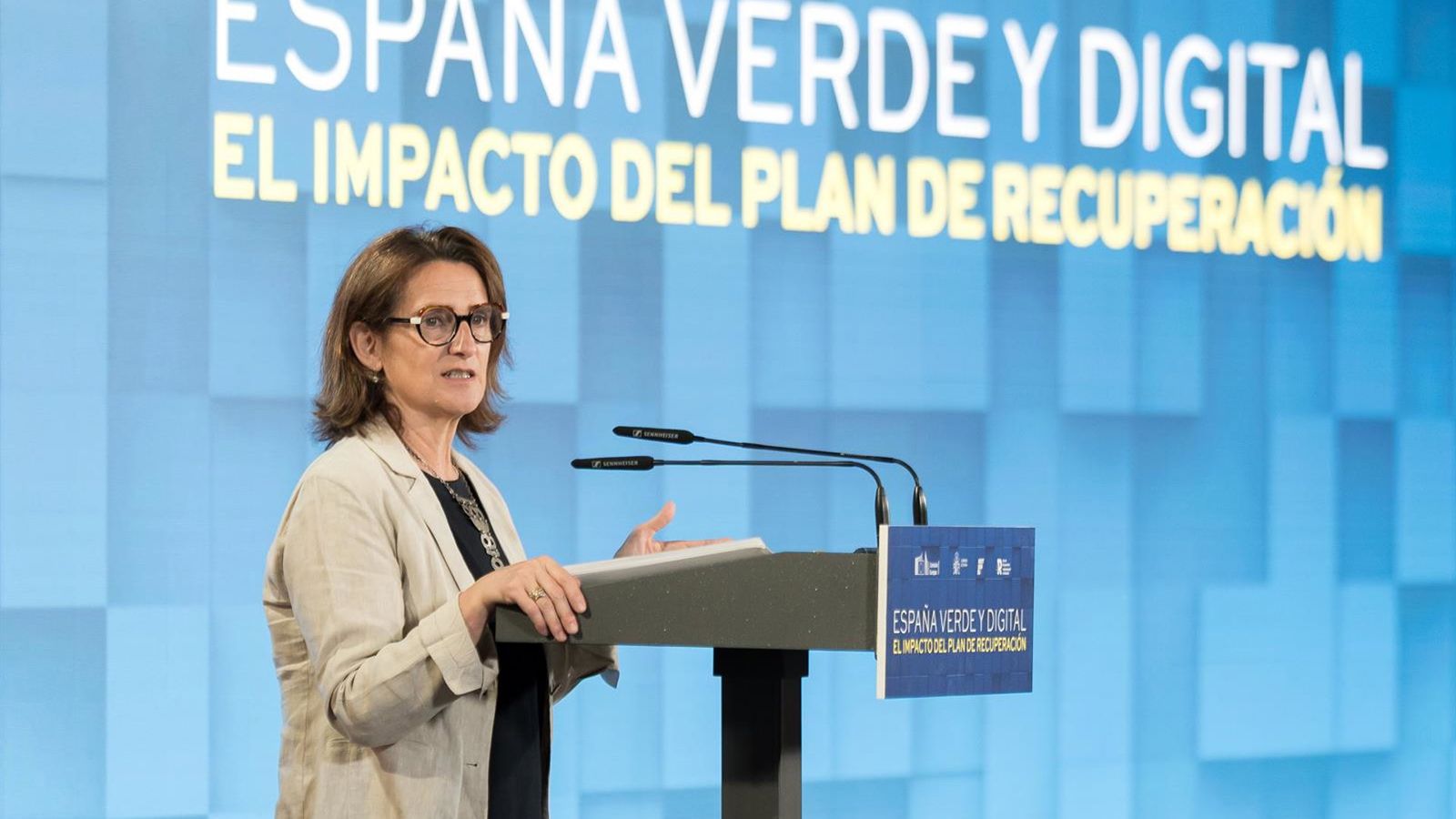 Teresa Ribera defende modelo europeu contra pressão industrial de China e EUA