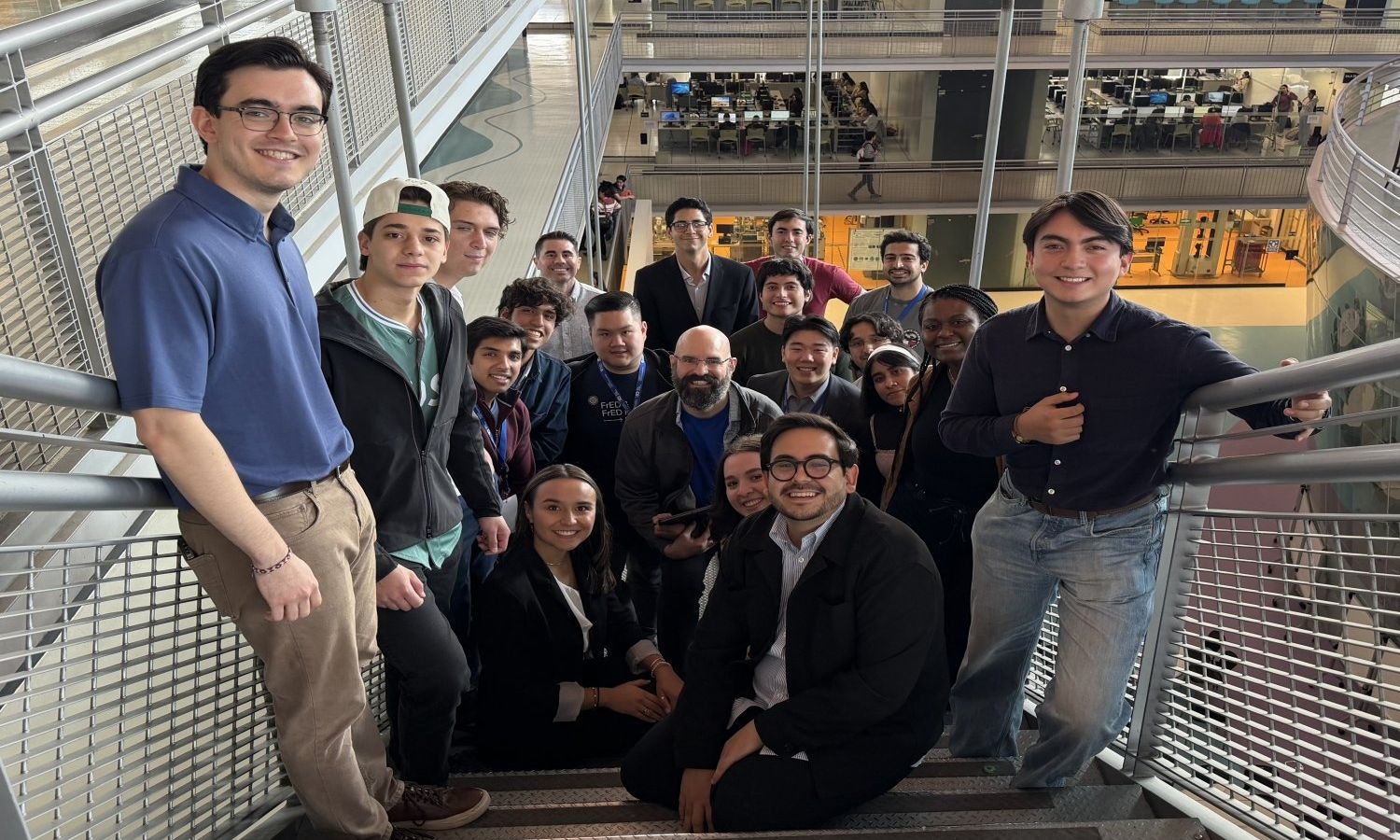 MIT e Tec de Monterrey escalam fábrica educacional para modernizar ensino de engenharia